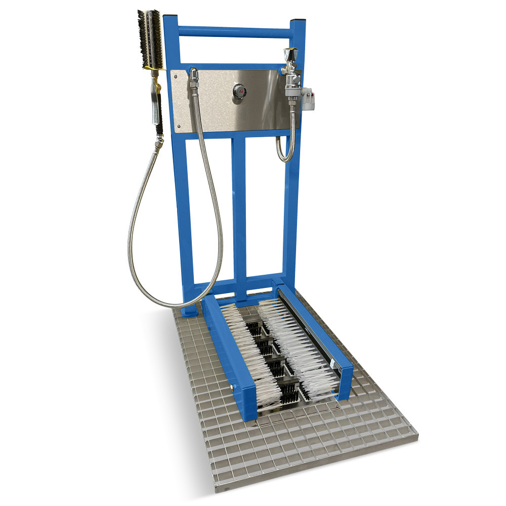 Le lave-bottes encastrable en caillebotis plat est un lave-bottes professionnel et stationnaire.